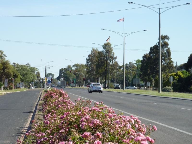 Horsham - Stawell Road: View north along Stawell Rd towards Williams Rd