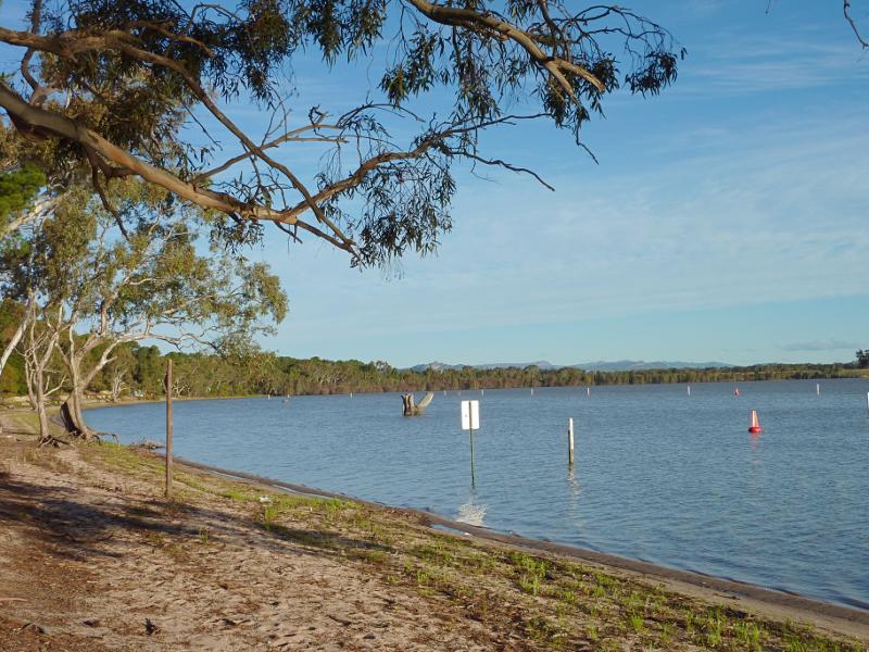 Horsham - Northern side of Green Lake, Western Highway, south-east of Horsham: South-easterly view across lake near toilets