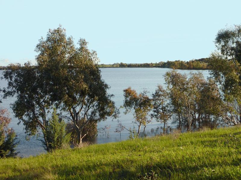 Horsham - Northern side of Green Lake, Western Highway, south-east of Horsham: Southerly view across lake from near boat ramp
