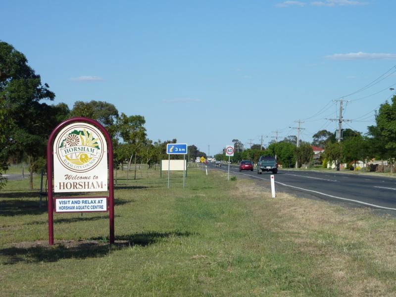 Horsham - Wimmera Highway west of Horsham - Horsham town sign, view north-east along Wimmera Hwy near Curran Rd