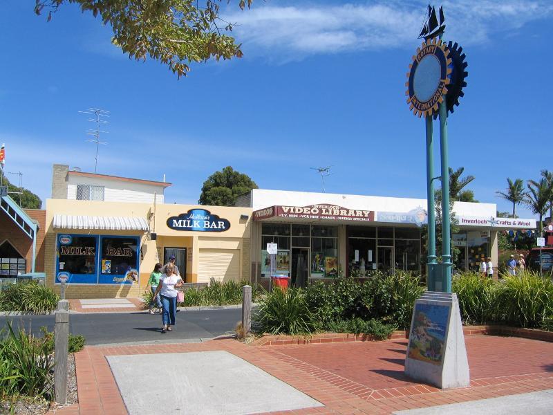 Inverloch - Shops and commercial centre, A'Beckett Street and Williams Street: View south across A'Beckett St near Reilly St