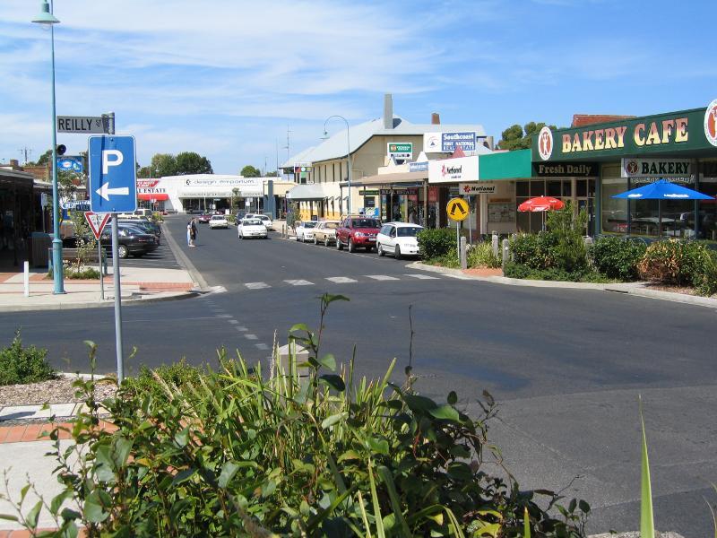 Inverloch - Shops and commercial centre, A'Beckett Street and Williams Street: View east along A'Beckett St at Reilly St