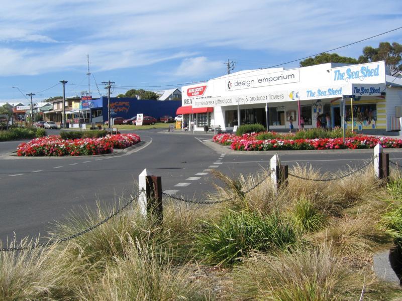 Inverloch - Shops and commercial centre, A'Beckett Street and Williams Street - View north along Williams St at The Esplanade