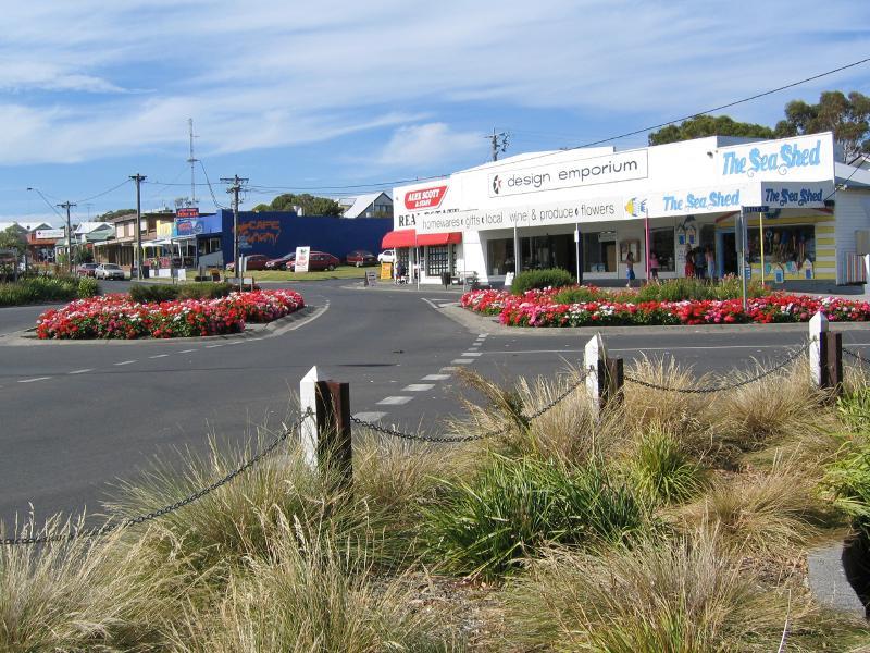 Inverloch - Shops and commercial centre, A'Beckett Street and Williams Street: View north along Williams St at The Esplanade