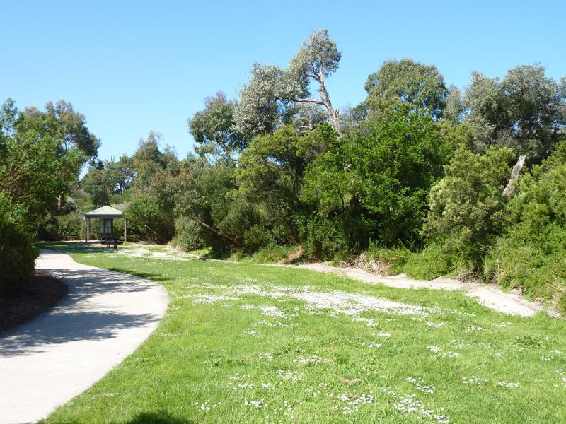 Inverloch - Ramsey Boulevard: Pathway along Ramsey Bvd, south of Wyeth-McNamara Park
