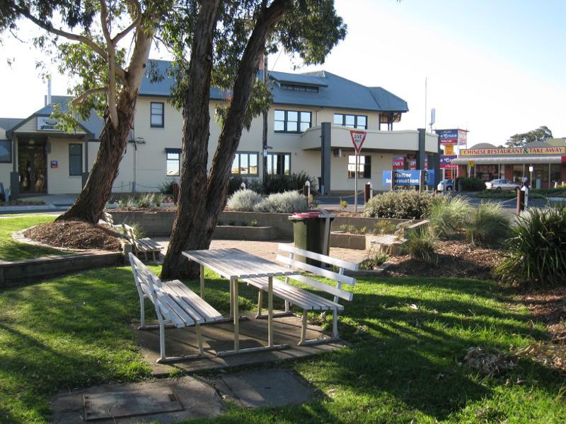 Inverloch - Western end of The Esplanade: View north-west from The Esplanade towards Ramsey Bvd