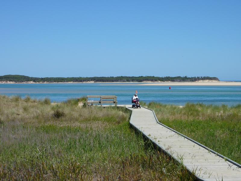 Inverloch - Rotary Park and beach, The Esplanade at Pymble Avenue - View south along path towards beach