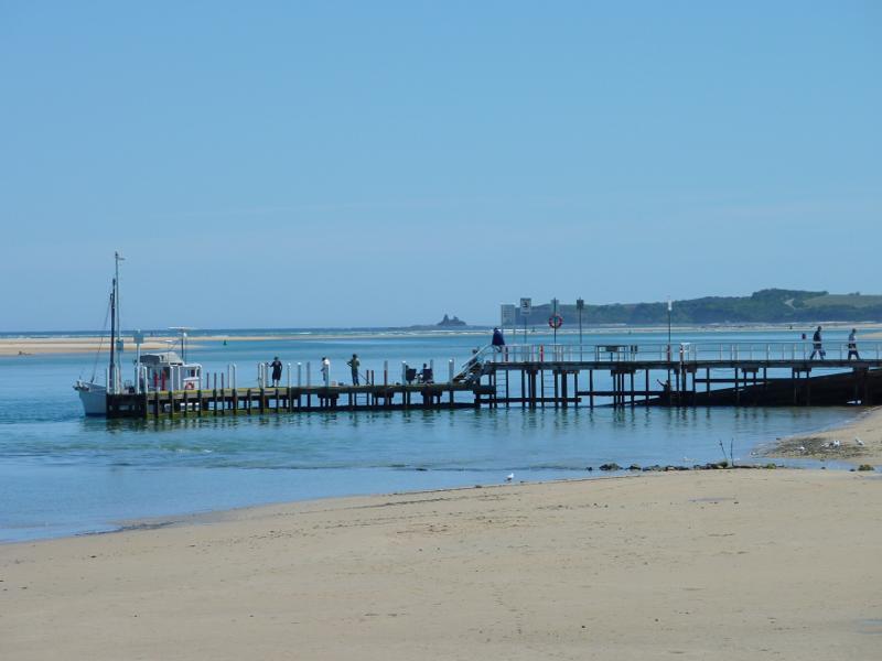 Inverloch - Rotary Park and beach, The Esplanade at Pymble Avenue: View south-west across beach towards jetty