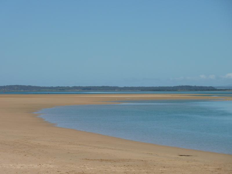 Inverloch - Beach and foreshore, The Esplanade at Cuttriss Street: View south-east along Anderson Inlet