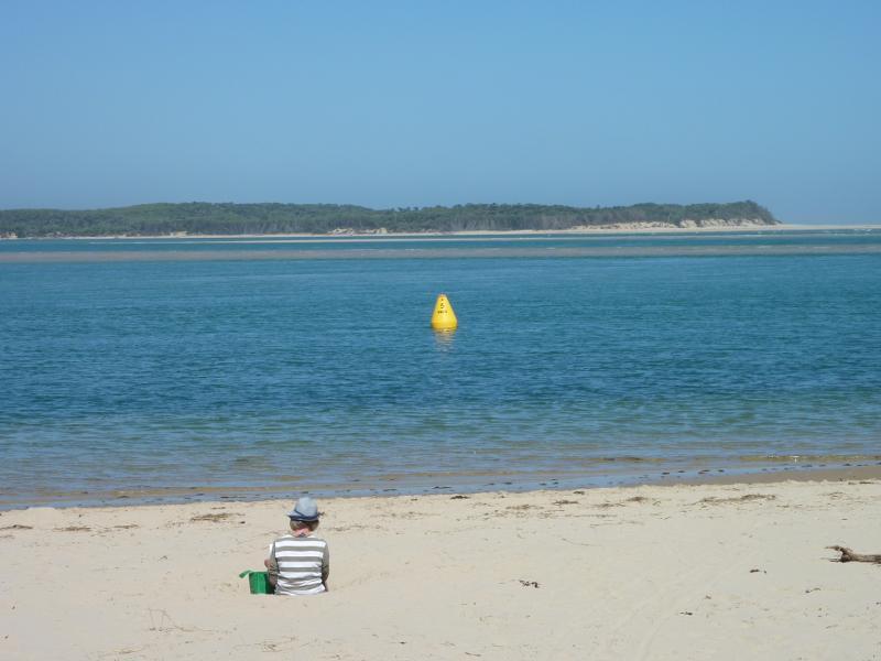 Inverloch - Beach along Ramsey Boulevard at Hillside Avenue: View south-east towards Point Smythe