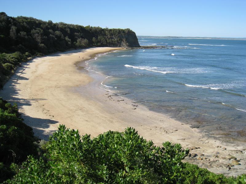 Inverloch - Bunurong Coastal Drive, Eagles Nest: View north-east along Eagles Nest Beach