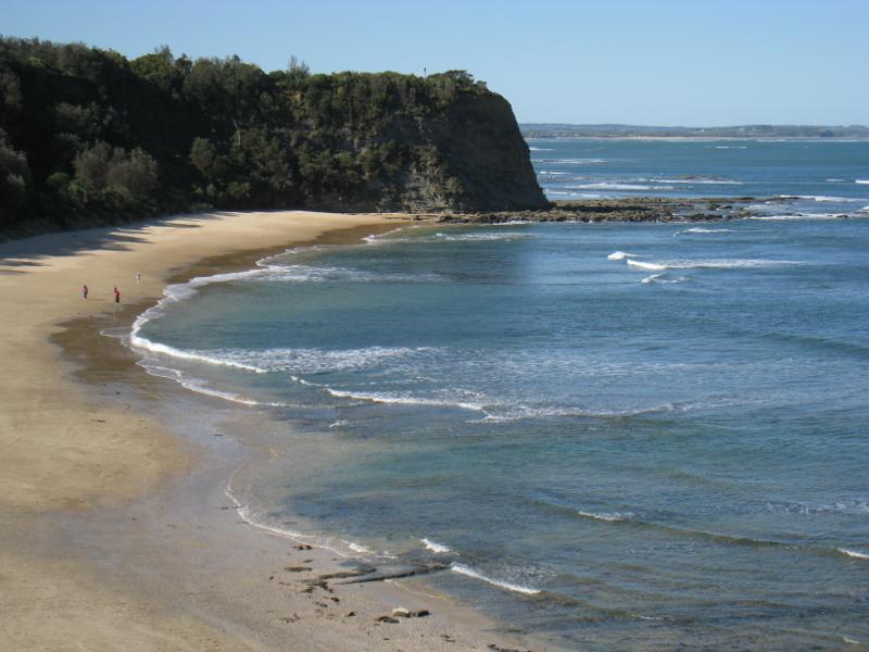 Inverloch - Bunurong Coastal Drive, Eagles Nest: View north-east along Eagles Nest Beach