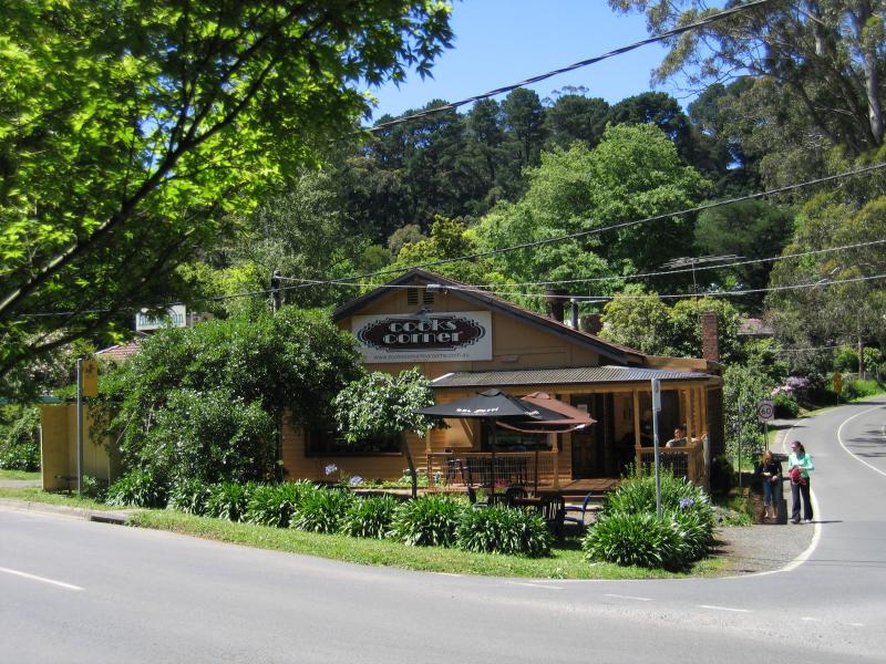 Kallista - Around Kallista: Cooks Corner Tea Rooms, corner Emerald Rd and Grantulla Rd