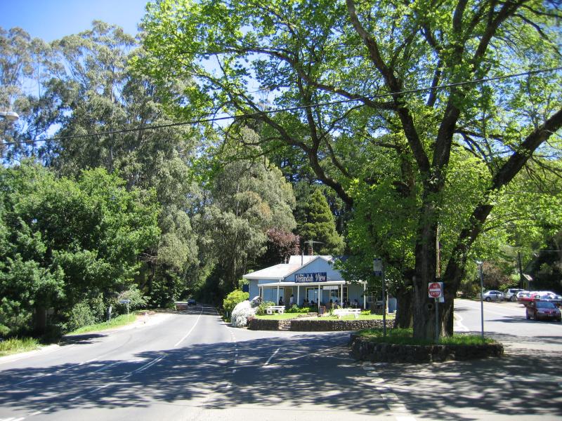 Kalorama - Ridge Road at Mount Dandenong Tourist Road: View south-west along Mount Dandenong Tourist Rd at Ridge Rd