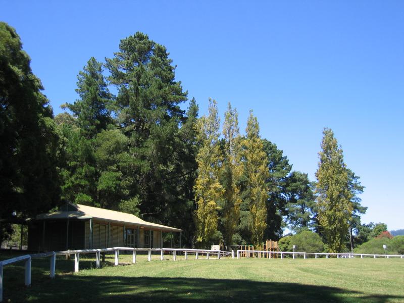 Kalorama - Kalorama Memorial Reserve: Sports pavilion