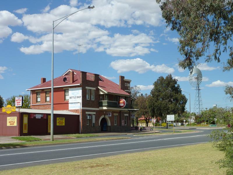 Kaniva - Shops, Commercial Street between Madden Street and Dungey Street: View east along Commercial St towards Madden St and Commercial Hotel