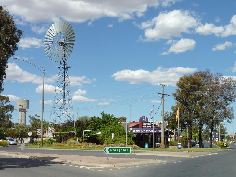Kaniva - Shops, Commercial Street between Madden Street and Dungey Street: View east along Commercial St at Madden St North towards windmill and visitor information centre
