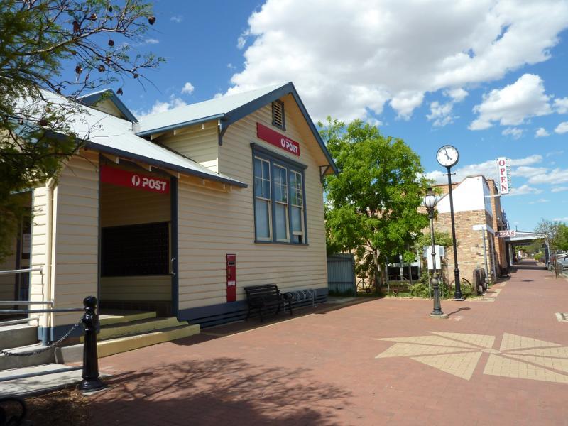 Kaniva - Shops, Commercial Street between Madden Street and Dungey Street: Post office