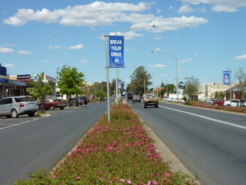Kaniva - Shops, Commercial Street between Madden Street and Dungey Street: View east along centre of Commercial St