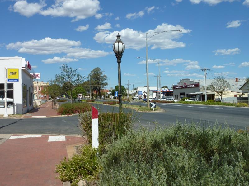 Kaniva - Shops, Commercial Street between Madden Street and Dungey Street: View east along Commercial St towards Dungey St