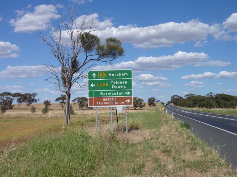Kaniva - Western Highway, west of Kaniva: View east along Western Hwy towards Telopea Downs Rd