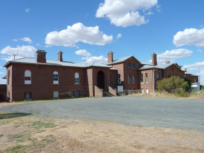 Kaniva - Serviceton railway station, Elizabeth Street: View of station from car park off Elizabeth St