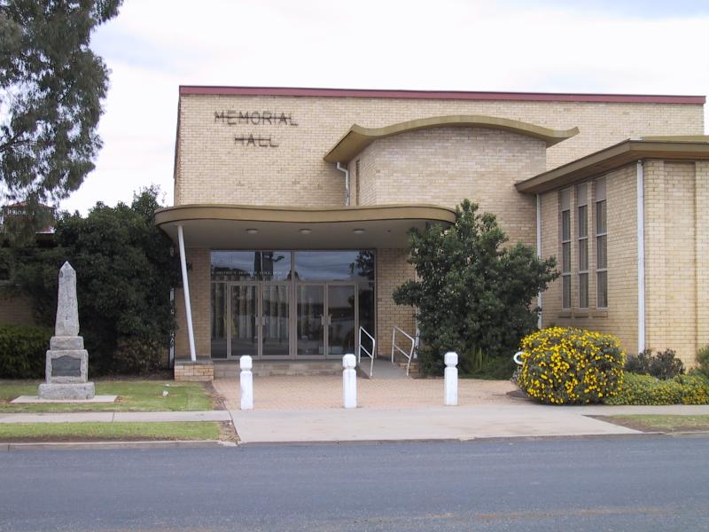 Kerang - Commercial centre and shops, Wellington Street and Victoria Street: Memorial hall, Nolan St