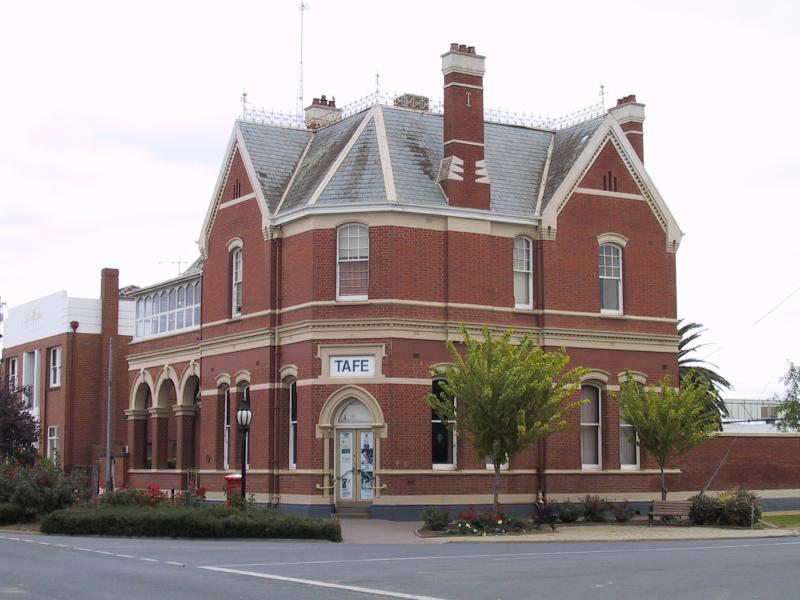 Kerang - Commercial centre and shops, Wellington Street and Victoria Street - Tafe college, corner Wellington St and Fitzroy St