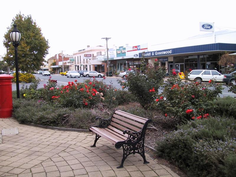 Kerang - Commercial centre and shops, Wellington Street and Victoria Street: View east along Wellington St towards Fitzroy St