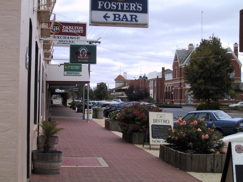 Kerang - Commercial centre and shops, Wellington Street and Victoria Street - View west along Wellington St towards Fitzroy St