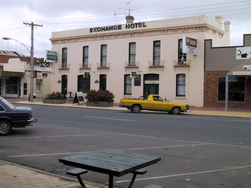 Kerang - Commercial centre and shops, Wellington Street and Victoria Street: Exchange Hotel, Wellington St between Fitzroy St and Victoria St