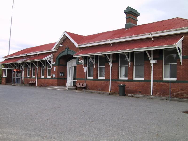 Kerang - Railway station: View of station from car park