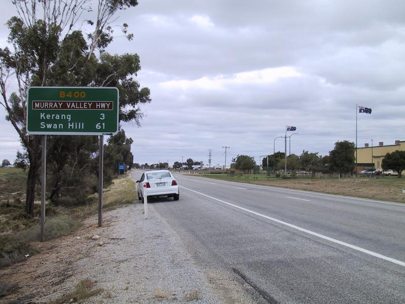 Kerang - Around Kerang: View north along Murray Valley Hwy south of town centre