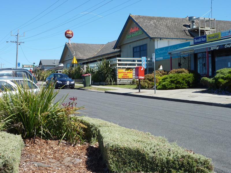 Kilcunda - Town centre, Bass Highway between Peppermint Road and Carew Street: View north-west along Bass Hwy service road towards Ocean View Hotel