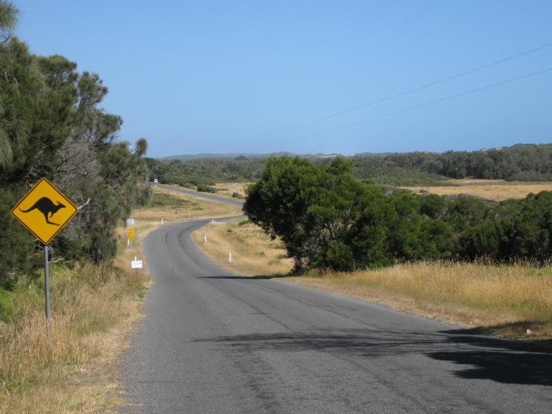 Kilcunda - Mouth Of Powlett Road: View south-east along Mouth Of Powlett Rd at Bass Hwy