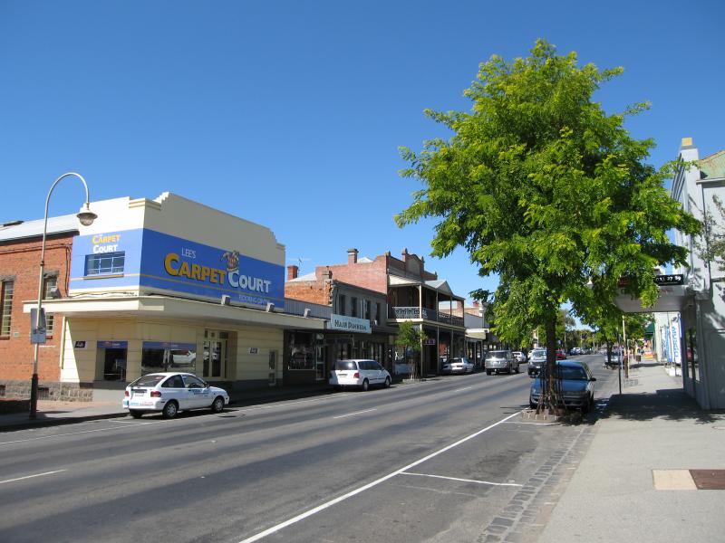 Kilmore - Shops and commercial centre, Sydney Street: View south along Sydney St between Union St and Bourke St