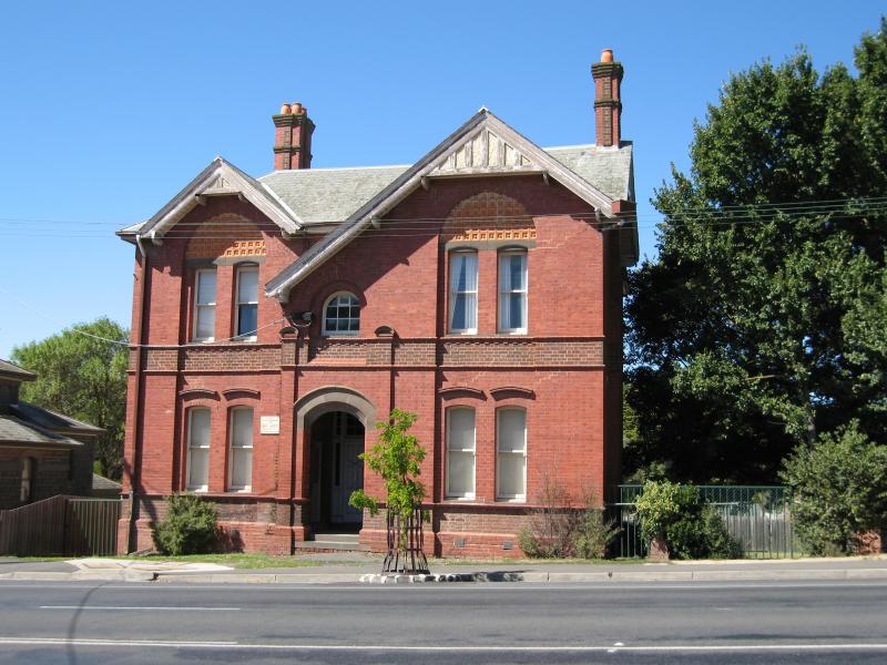 Kilmore - Historical buildings, Powlett Street and Sydney Street at Foote Street: Police Barracks