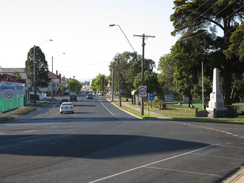 Kilmore - Historical buildings, Powlett Street and Sydney Street at Foote Street: View north along Sydney St at Foote St