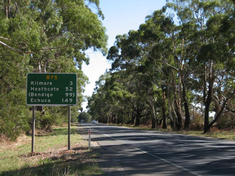 Kilmore - Around Kilmore: View north along Northern Hwy, 3 km south of Kilmore