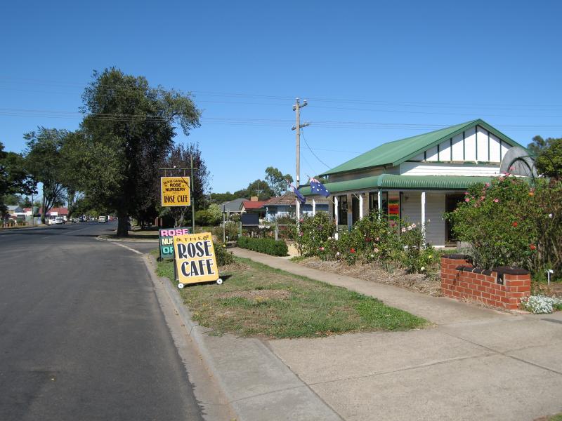 Kilmore - Around Kilmore: Silkie Gardens nursery, view south along Powlett St towards Allen St
