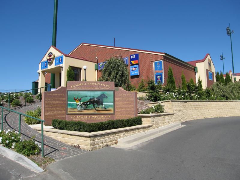 Kilmore - Racecourse, East Street: Kilmore and harness racing monument at Taberet bistro and gaming venue