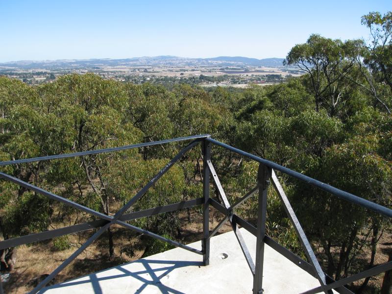 Kilmore - Monument Hill and Hume & Hovell Memorial Lookout Tower: View west from top of tower