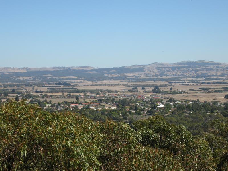 Kilmore - Monument Hill and Hume & Hovell Memorial Lookout Tower: View south-west from top of lookout tower