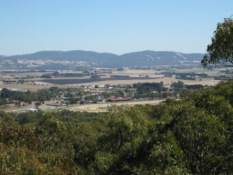 Kilmore - Monument Hill and Hume & Hovell Memorial Lookout Tower: View north-west from top of lookout tower towards racecourse