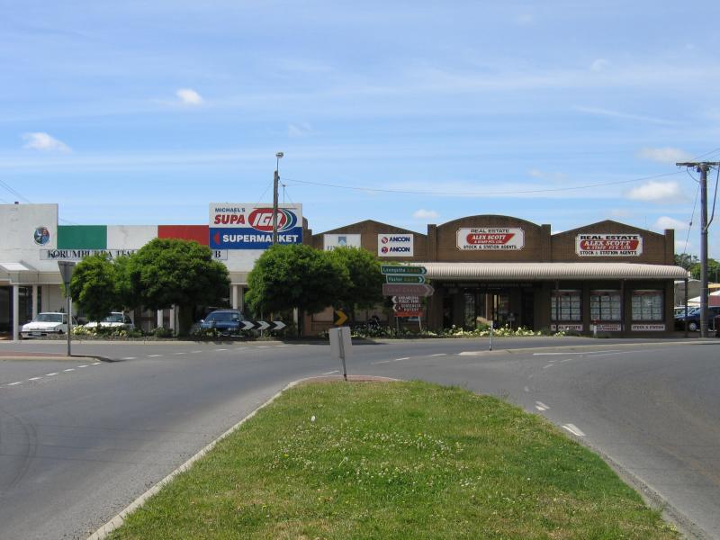 Korumburra - Commercial centre and shops, Commercial Road, Bridge Street and Mine Road: View south-east along Commercial St towards Bridge St