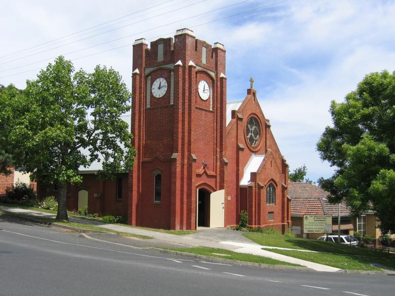 Korumburra - Around town: St Pauls Church, corner Bridge St and Queen Av