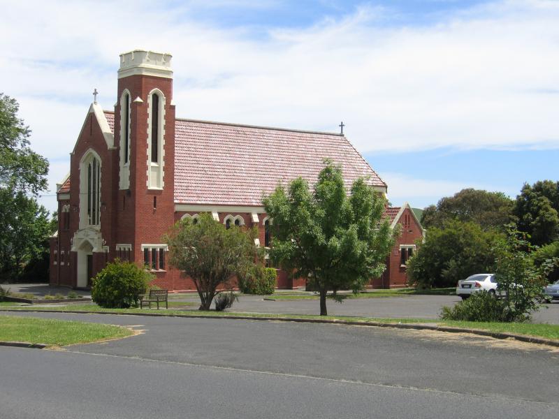 Korumburra - Around town: St Josephs Church, Guys Rd