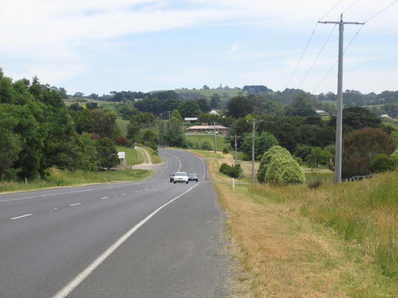 Korumburra - South Gippsland Highway east of Korumburra: View west along South Gippsland Highway towards Wynnes Rd