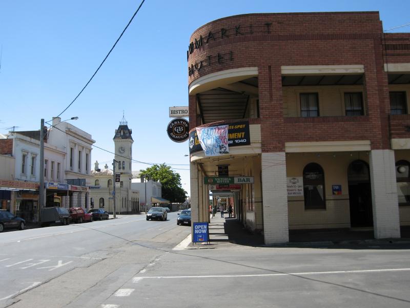 Kyneton - Shops along Mollison Street: View north along Mollison St at Market St