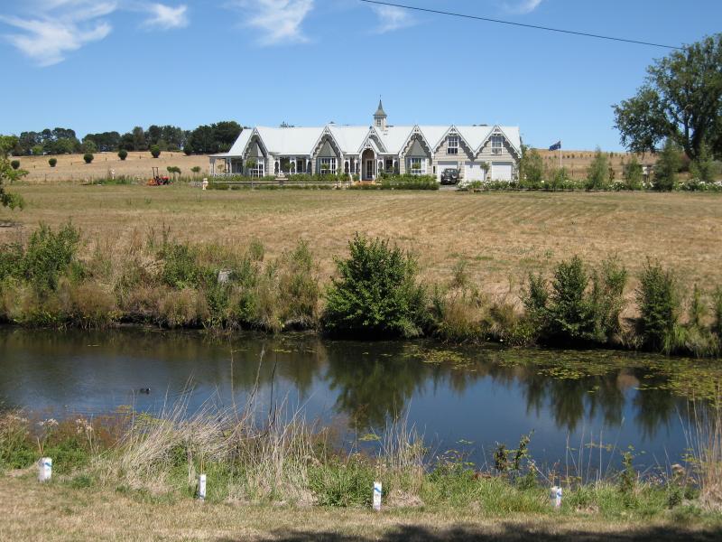 Kyneton - Campaspe River: View west across Campaspe River, just south of Piper St